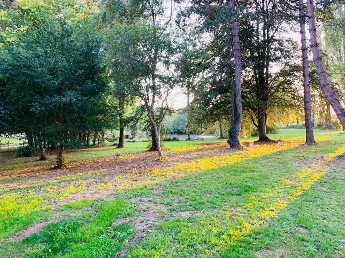 Gite Du Parc Du Moulin Du Pre Bavent Kültér fotó